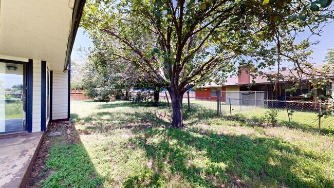 Building Photo - 2603 Lu Cir