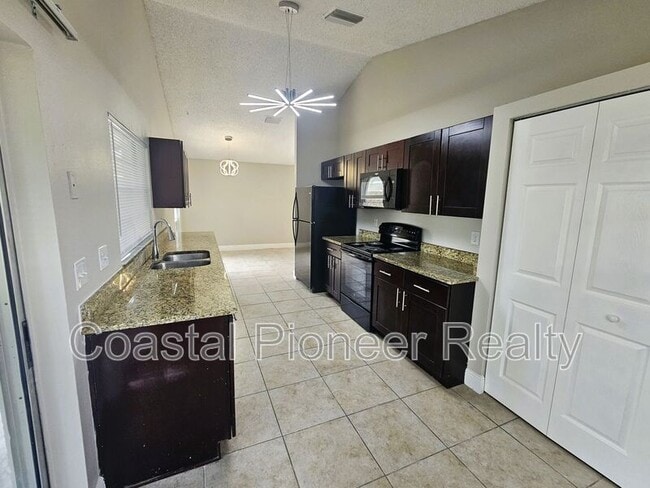 Building Photo - 1407 Mohrlake Dr