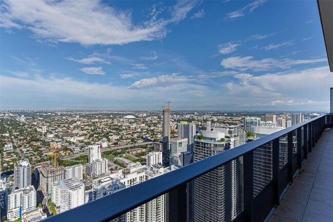 Building Photo - 1000 Brickell Plaza