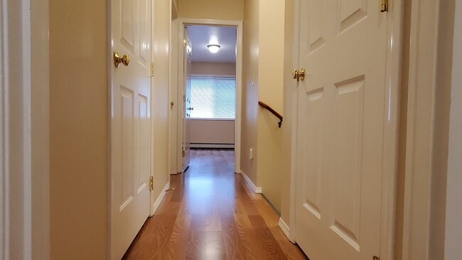 Building Photo - 209 E 18th Ave