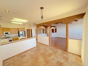Building Photo - Immaculate 3 bedroom in Rio Rancho! Stunni...