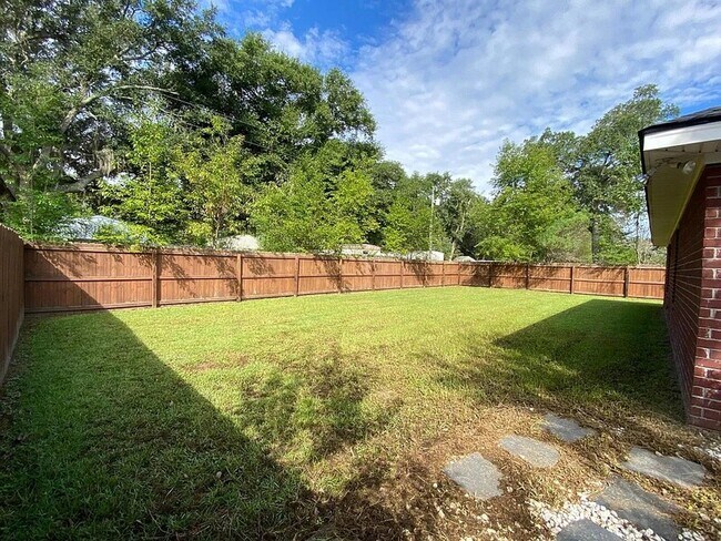 Building Photo - 231 Augusta Way