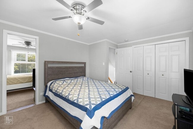 Building Photo - Elmhurst Three Bedroom Home with Fenced Yard and Detached Garage