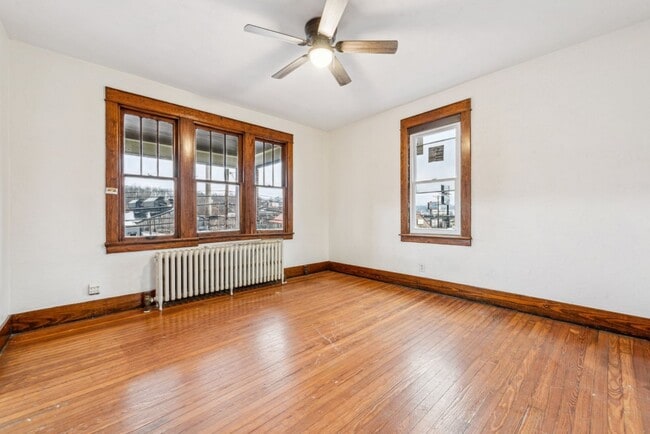 Building Photo - Unbeatable 3 bedroom home in Greensburg available April 1!