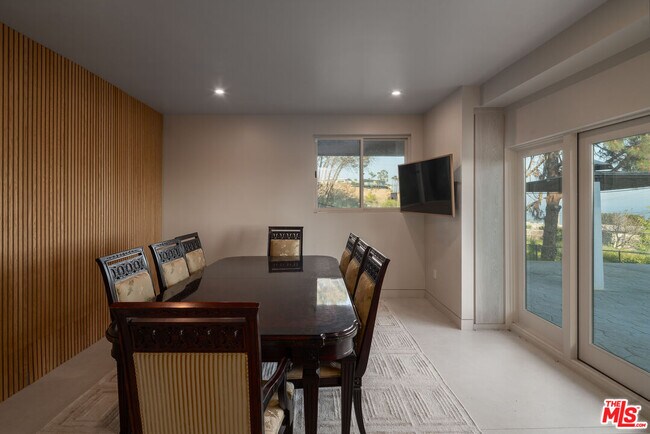 Building Photo - 4782 Encinal Canyon Rd