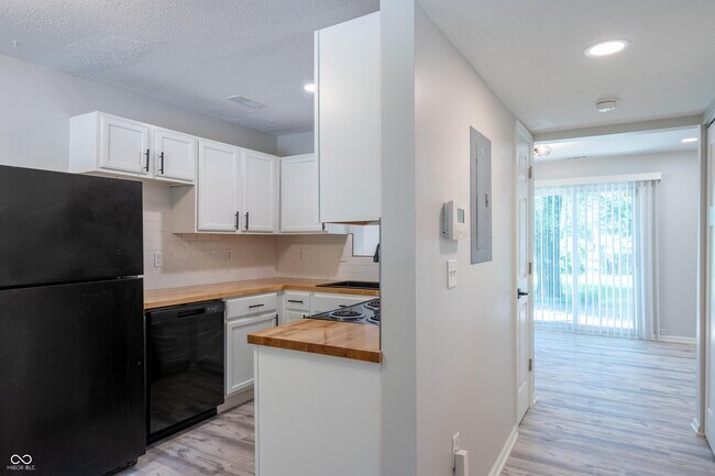 Building Photo - 1364 S Talbott St