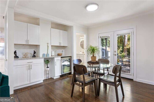 Building Photo - 1290 Glen Forest Way