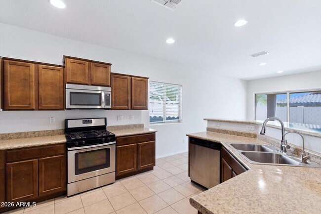 Building Photo - 10733 W Lariat Ln
