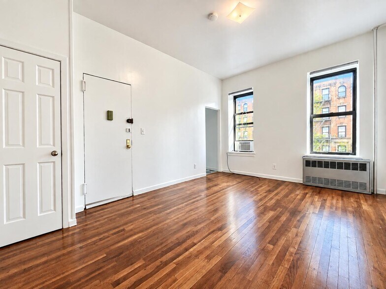 Building Photo - 928 Amsterdam Ave