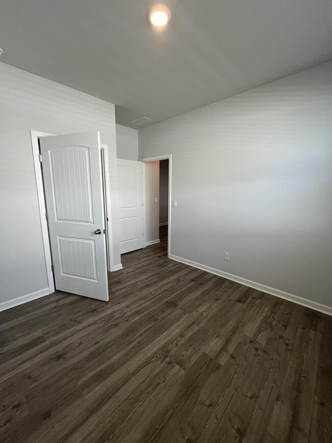 Building Photo - 6127 Japonica Ln