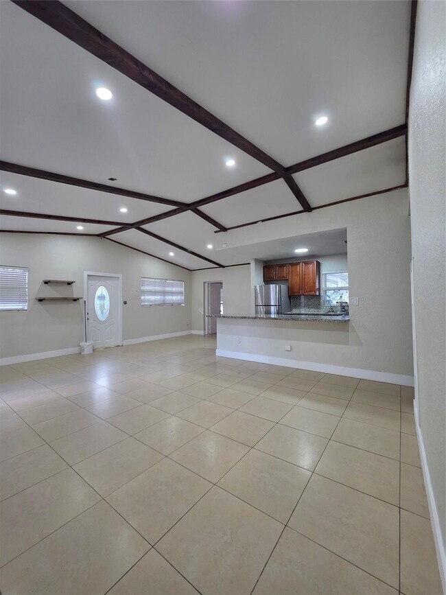 Building Photo - 341 Delaware Ave