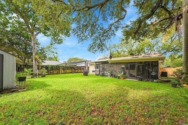 Building Photo - 4540 SW 26th Terrace