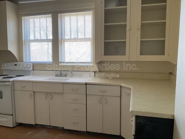 Building Photo - 1209 E Limestone St