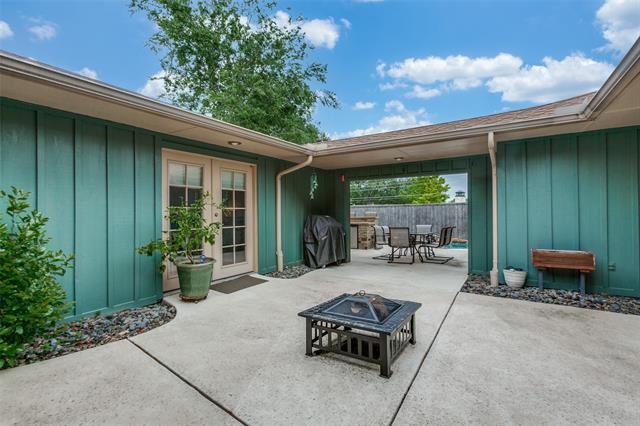 Building Photo - 7706 El Pensador Dr