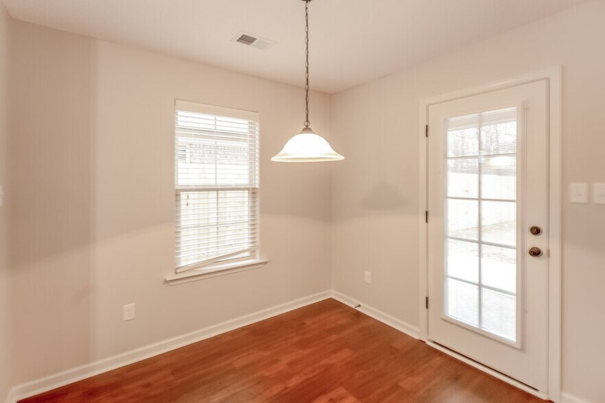 Building Photo - 9500 Eckley Pl