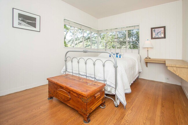 Building Photo - Gated 4bd/3ba Kentfield Home