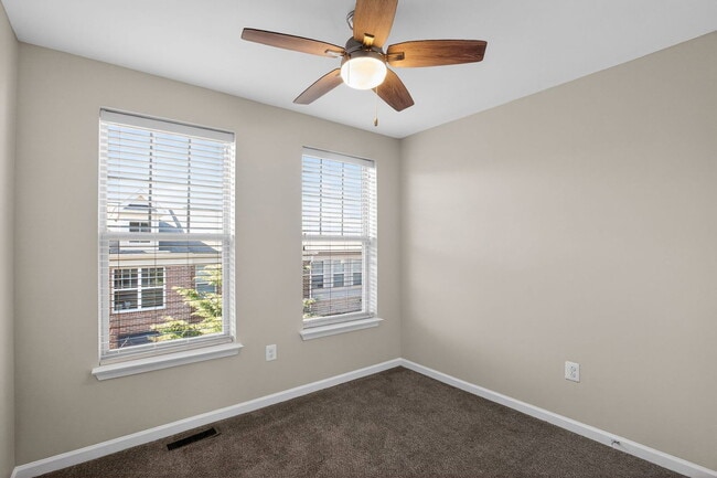 Building Photo - 9822 Ushers Pl