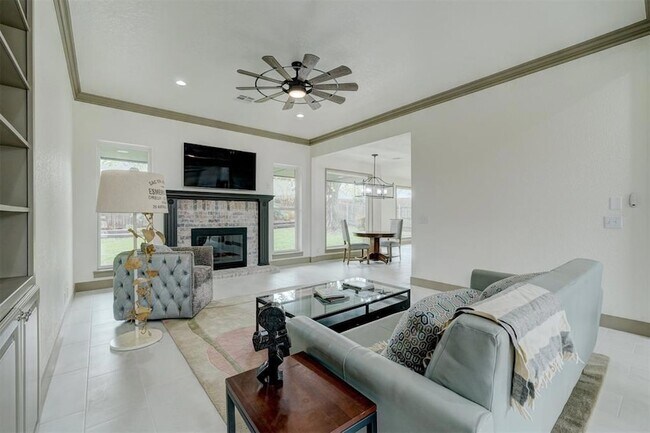 Building Photo - 3616 Burlington Dr