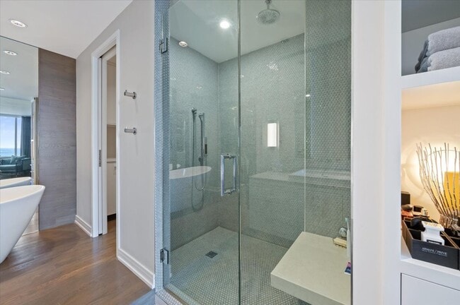 Building Photo - 1000 N Lake Shore Dr