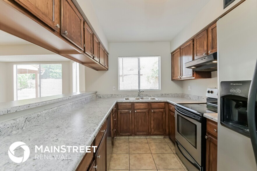 Building Photo - 1715 W Holly Oak Dr