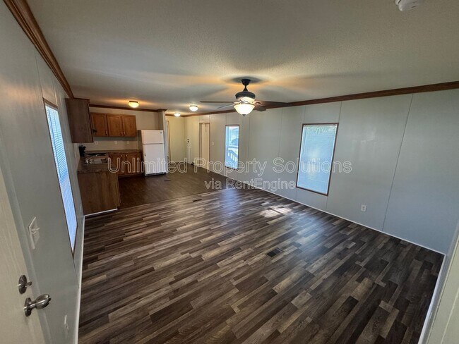 Building Photo - 9499 Wendi Dr NE