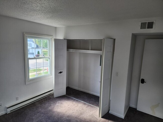 Building Photo - 2244 Rockspring Rd