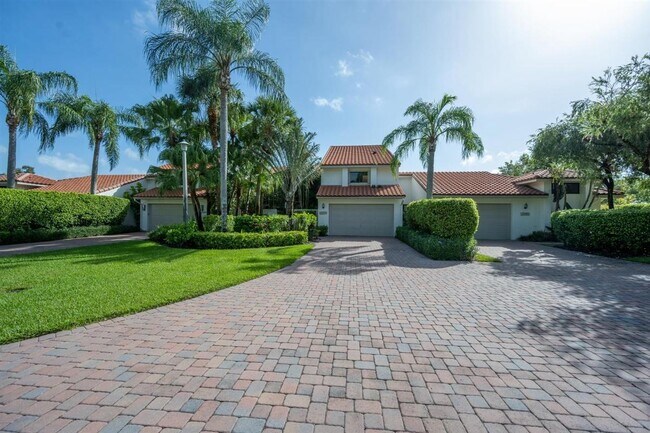 Building Photo - 2592 Sheltingham Dr