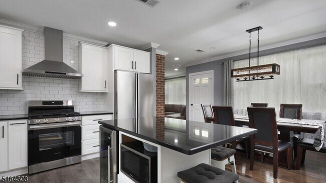 Building Photo - 1496 Washington Valley Rd