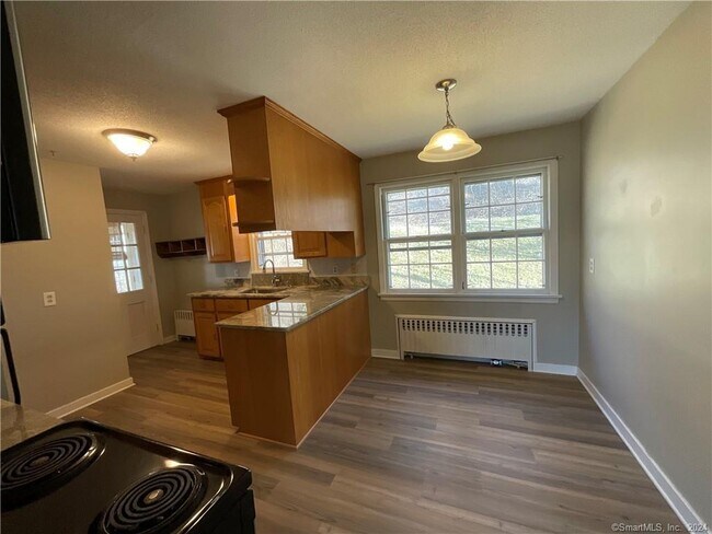 Building Photo - 9 Edwards Rd