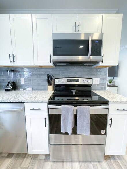 Building Photo - 3830 Manchester Dr