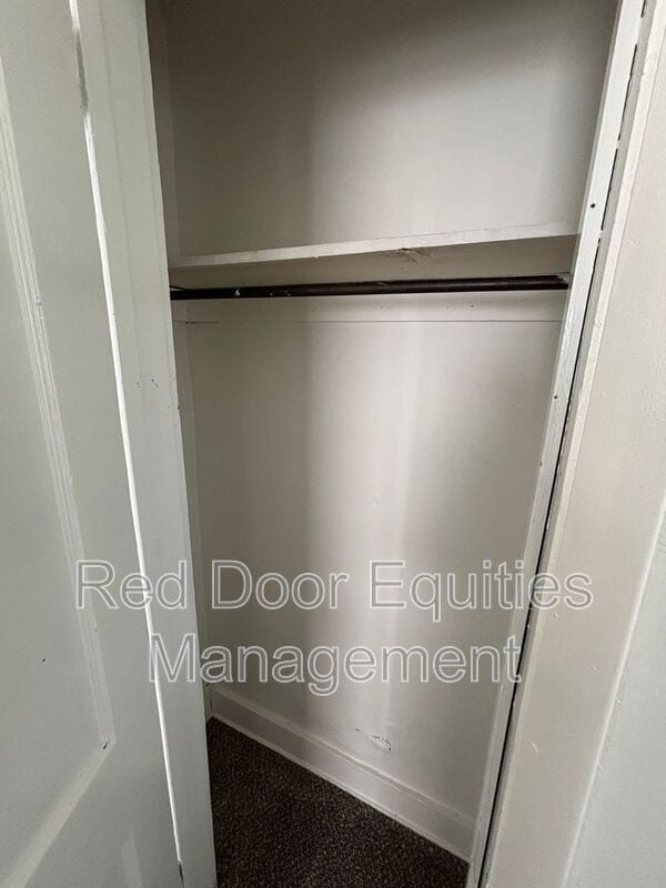 Building Photo - 403 1/2 W Wheeling St