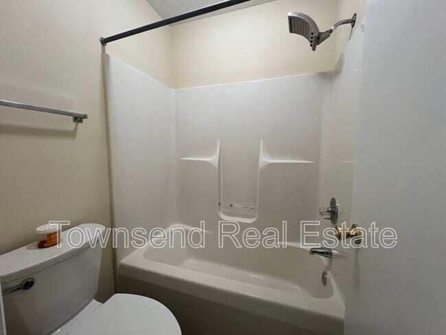 Building Photo - 5038 Linton Hall Rd