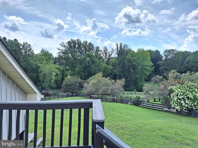 Building Photo - 9078 Knoll Run Ln