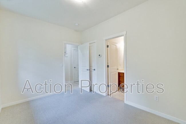 Building Photo - 291 Geary Way