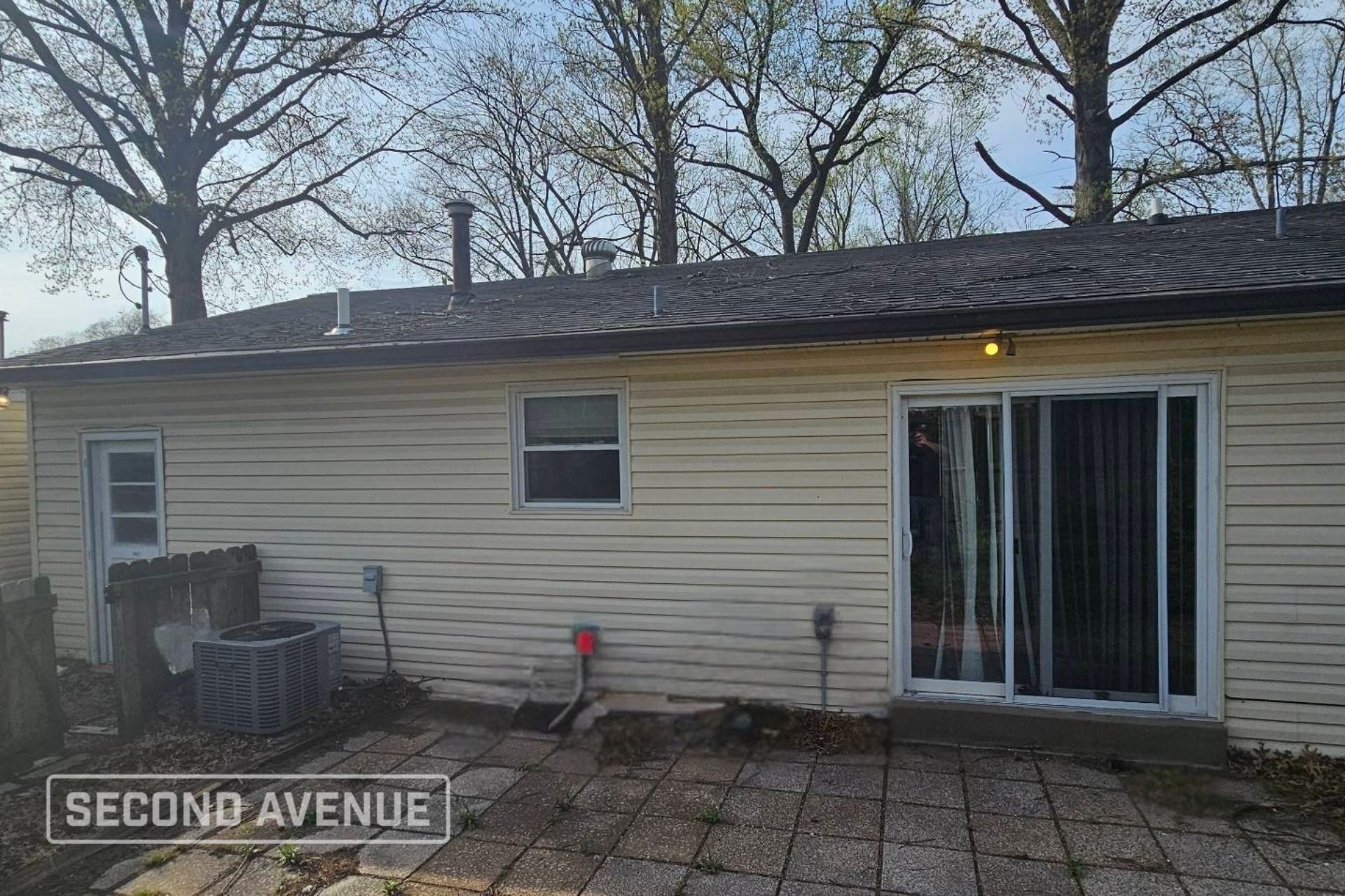 Building Photo - 1 Rosehaven Dr