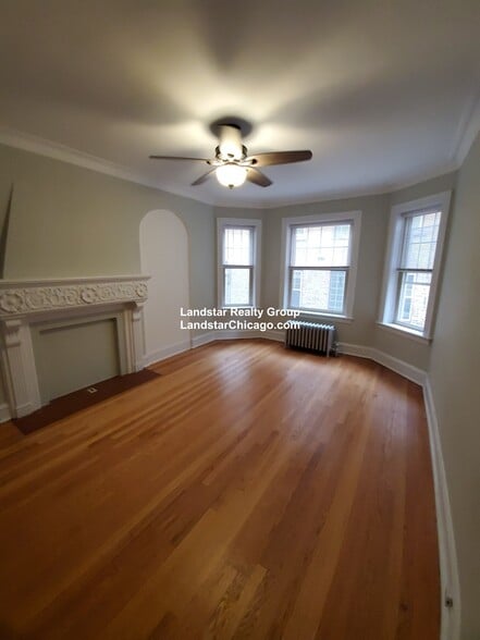 Building Photo - 5042 N Wolcott Ave