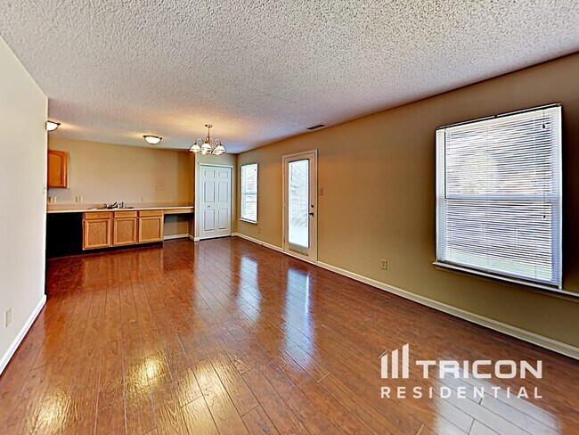 Building Photo - 6733 Everbloom Ln