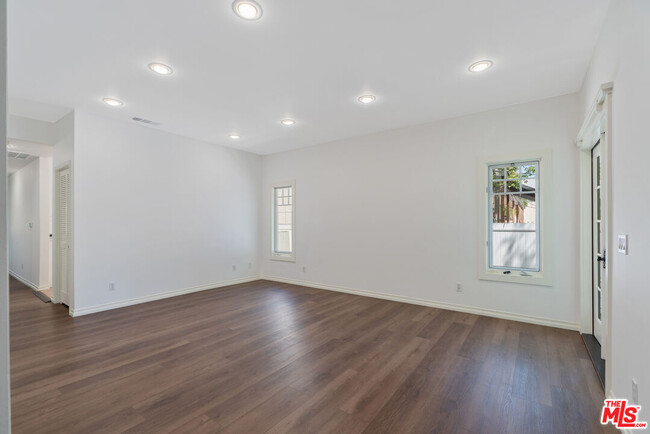 Building Photo - 1510 Marengo Ave