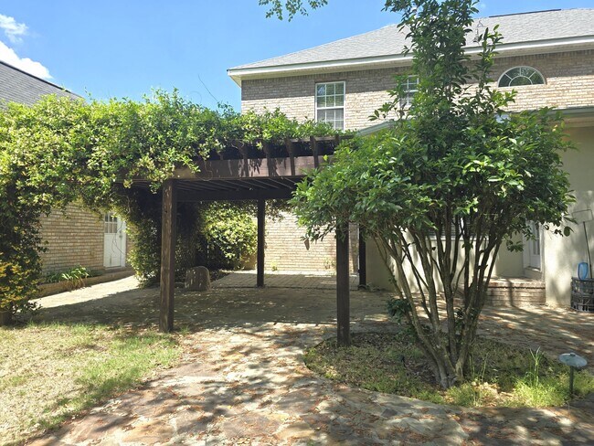 Building Photo - 932-p932 Windmill Pkwy