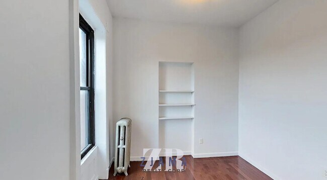 Building Photo - 68 Putnam Ave