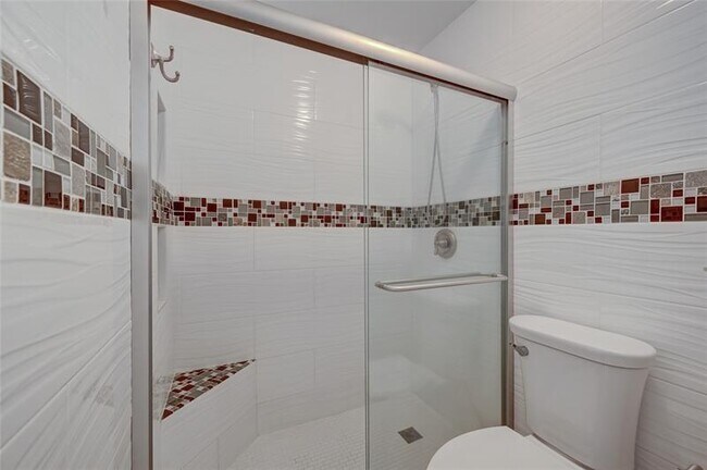 Building Photo - 8760 Azalea Ct