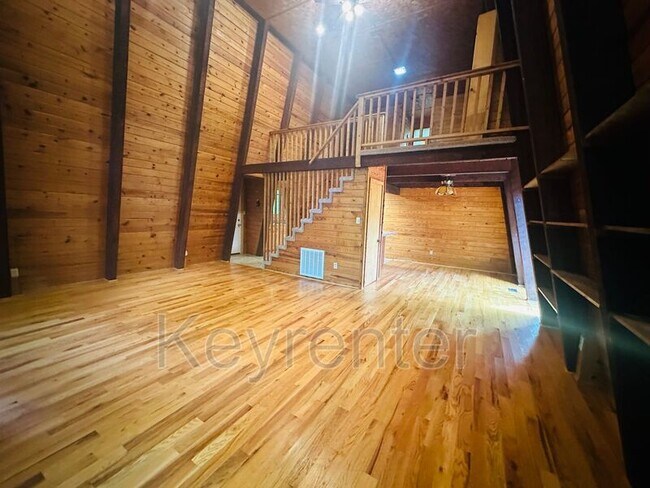Building Photo - 10832 Carmichael Rd