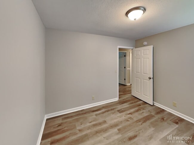 Building Photo - 2721 Painted Pony Dr