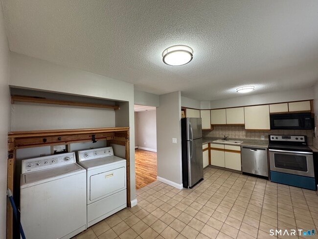 Building Photo - 69 Mountain Laurel Dr
