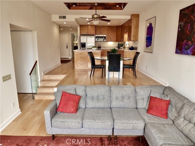 Building Photo - 7321 Marina Pacifica Dr N