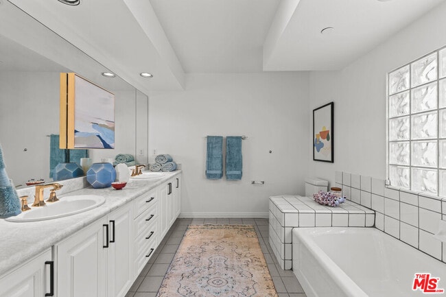 Building Photo - 12000 Goshen Ave