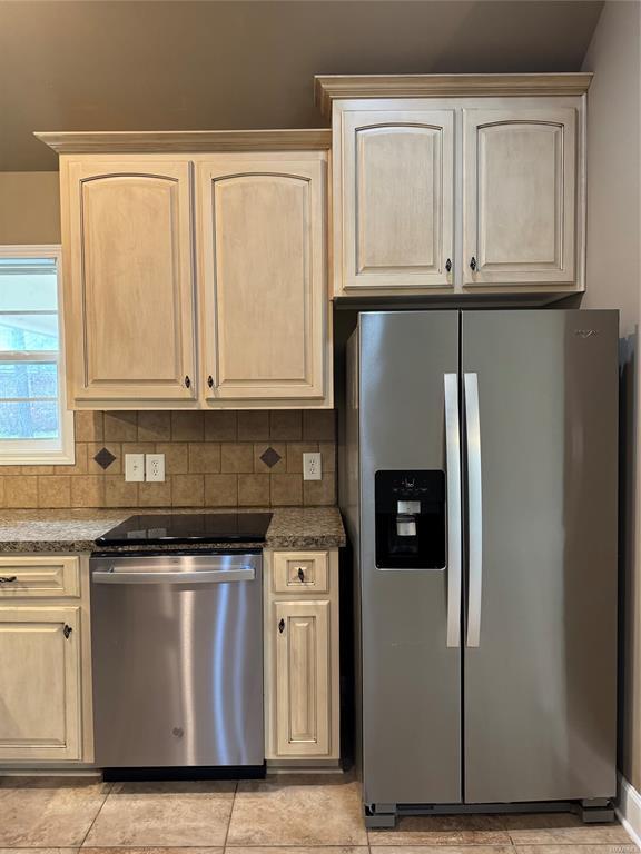 Building Photo - 165 River Stone Way