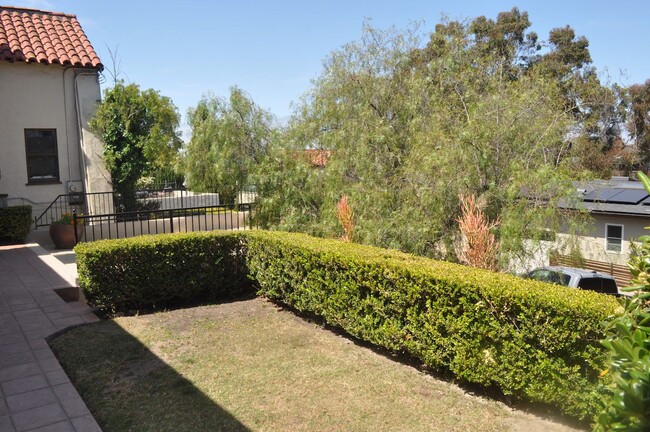 Building Photo - MISSION HILLS 3BR/2BA SPANISH BUNGALOW