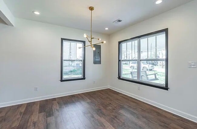 Building Photo - Fully Renovated 2BR/2BA with Garage – Walk to West Sixth & Legacy Trail