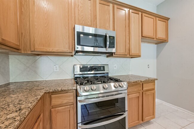 Building Photo - 13203 Yaupon Holly Ln